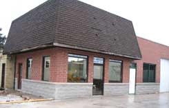 American Machine Tools Corporation is based in Chicago at 5455 Northwest Hwy.